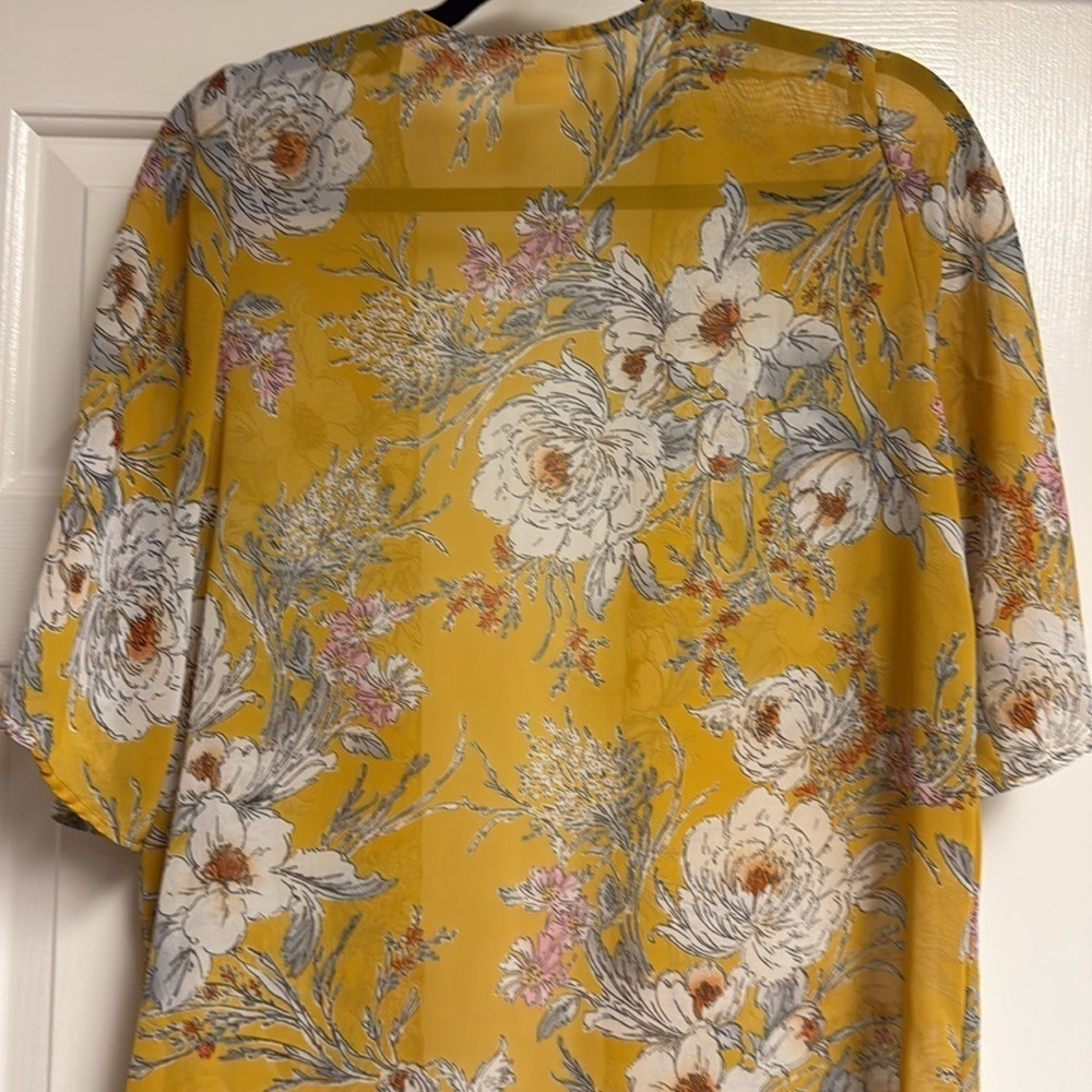 EUC Kaileigh Floral Print Kimono, Size Small - Picture 2 of 2